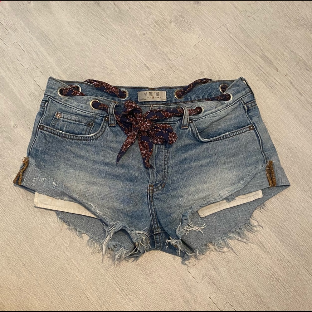 Free People Stashed and Relaxed Shorts 🌸
